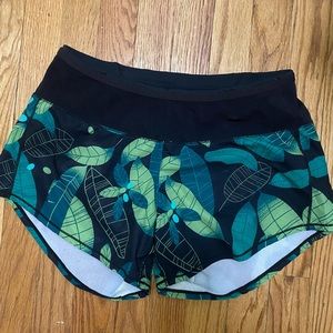 Oiselle toolbelt roga shorts